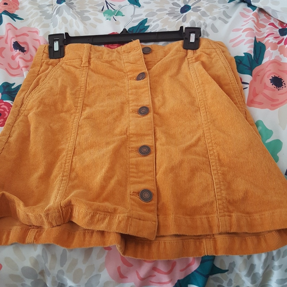 Mustard skirt